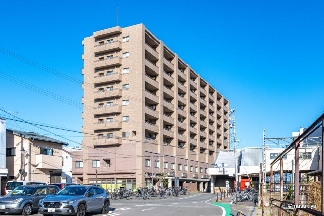 サーパス信濃吉田駅前の外観