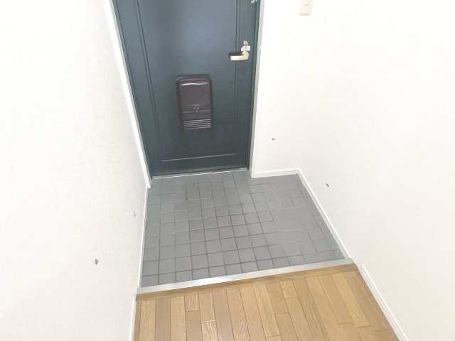 【玄関】 | ベルヴィ本山中町
