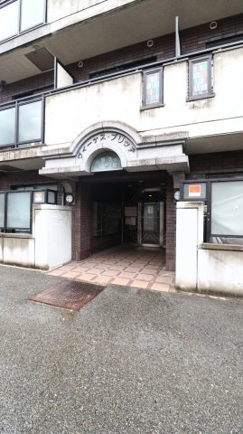 ヴィーナスブリッジ弐番館のエントランス