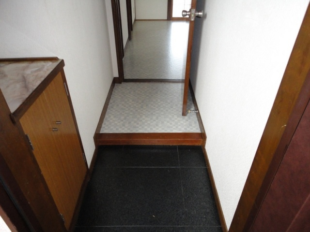 【玄関】 | 堀田ビル | ※同建物同型別のお部屋