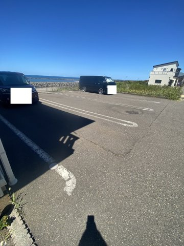エル デスティーノの駐車場