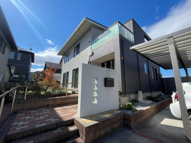 中古戸建・中古住宅　郡山市東原1丁目　富田東小・富田中の玄関|南東向きで陽当たり良好◎ルーフガーデン付きの物件でBBQなども楽しめます！