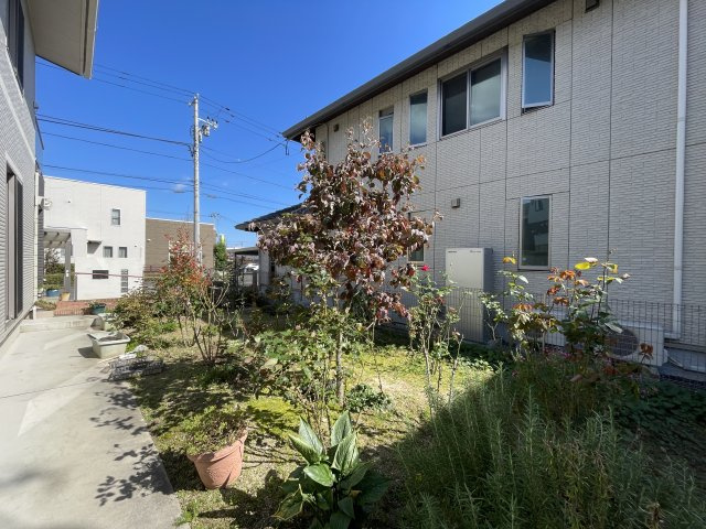 中古戸建・中古住宅　郡山市東原1丁目　富田東小・富田中の庭|陽当たり良好なお庭付き！ガーデニングも楽しめます！