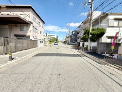 【前面道路含む現地写真】 | 緑町２丁　新築一戸建 | 書斎があるくらしはいかがでしょうか？ワーキングスペースとしても趣味の部屋としても素敵ですね。