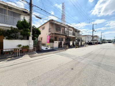 【前面道路含む現地写真】 | 緑町２丁　新築一戸建 | 主寝室は約９帖ありゆとりがあります。使いやすい間取ですね。