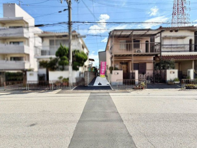【前面道路含む現地写真】 | 緑町２丁　新築一戸建 | お客様にとって満足できる物件探しのお手伝いをさせていただきます。知識豊富なスタッフにお気軽にお問い合わせください。