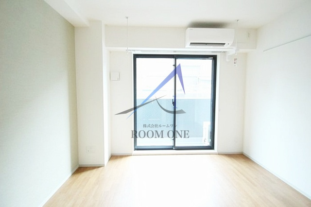 SUN RESIDENCEの居間・リビング|洋室のお部屋です。