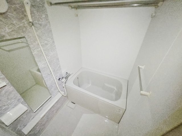 ハピネス北田町の浴室