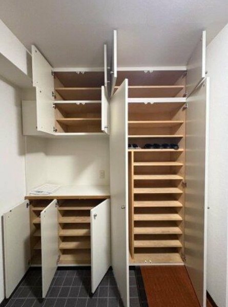 白鷹松下町マンションの収納