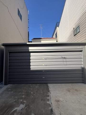 岸田堂南町ガレージの内装