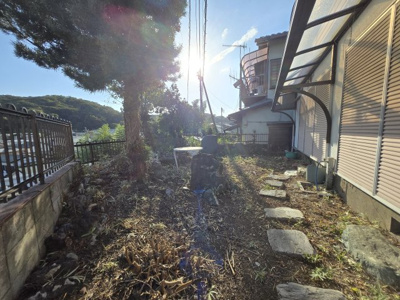 【庭】 | 湘南平野を望む高台の南東角地　土地約43坪