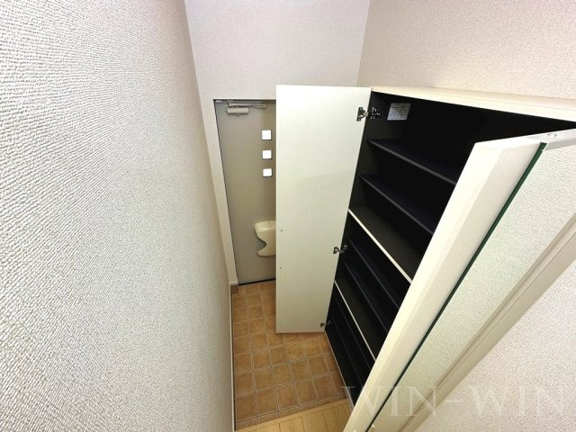 グレイス牛川の玄関