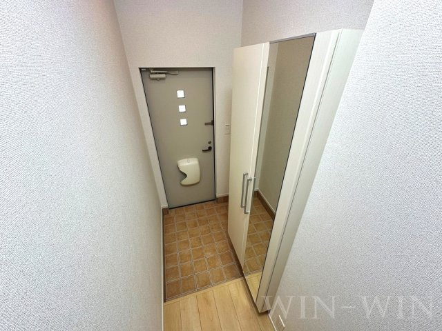 グレイス牛川の玄関