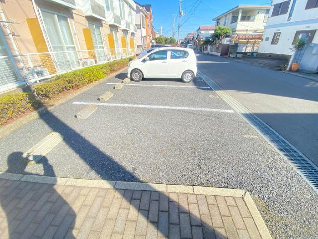 レオパレスサザンハイツの駐車場