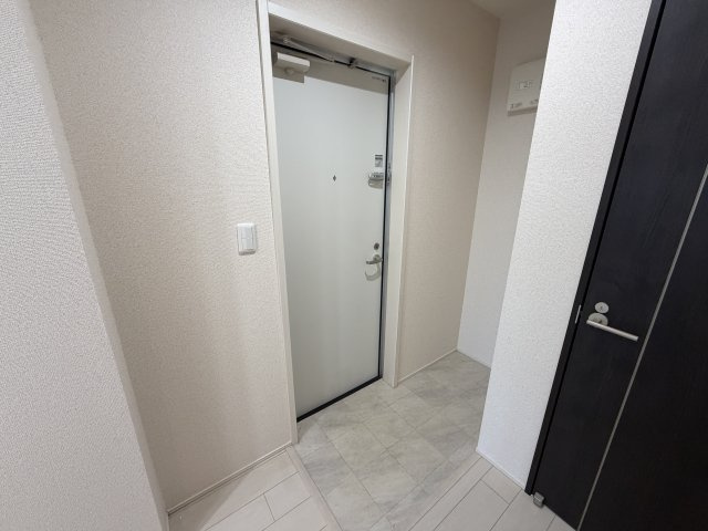 フジパレス出屋敷Ⅴ番館の玄関