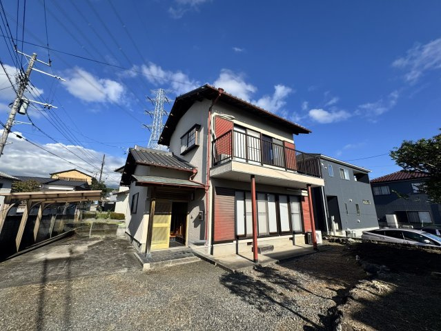 富士宮市山宮　中古戸建　4DKの前面道路含む現地写真