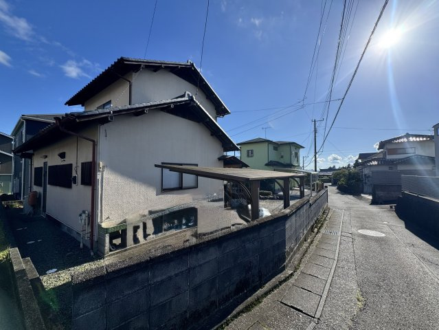 富士宮市山宮　中古戸建　4DKの前面道路含む現地写真