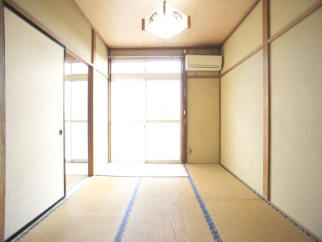 【居間・リビング】 | アスティ鹿沼 | 快適に過ごせるエアコンが付いています♪