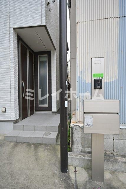 南品川戸建のエントランス