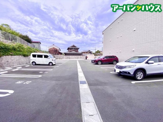 シャーメゾンはしまの駐車場