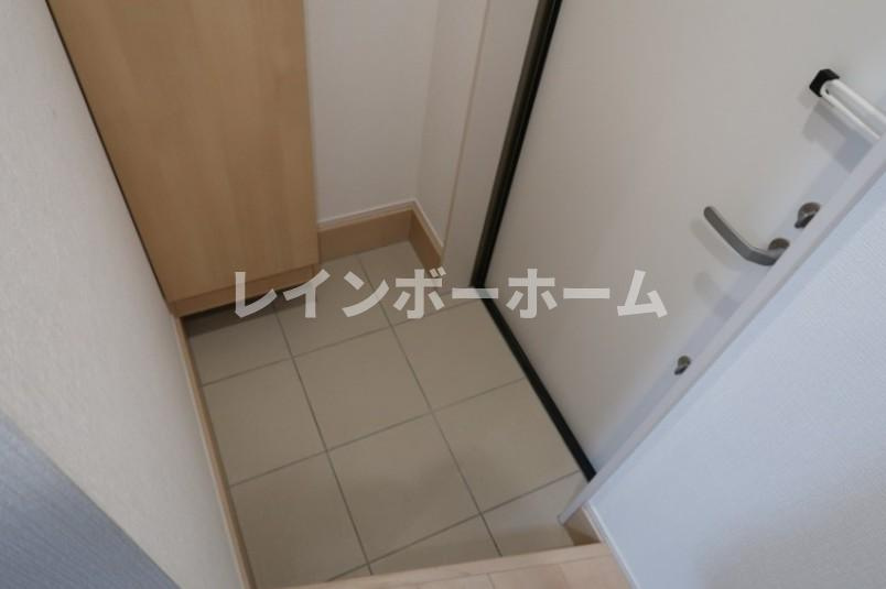 ヴィッラホーム六番館　仲介手数料（賃料の1.10ヵ月）の50％OFF対象物件！の玄関