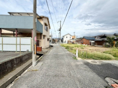 【前面道路含む現地写真】 | 千原町１丁目　新築一戸建 | 令和９年２月完成予定♪限定１区画！ピカピカのお家で気持ちのいい新生活をここではじめませんか♪