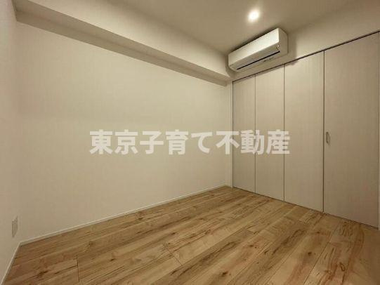 ルミークアン本郷の洋室