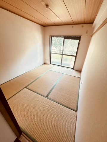 川口市大字石神の賃貸マンションの内装