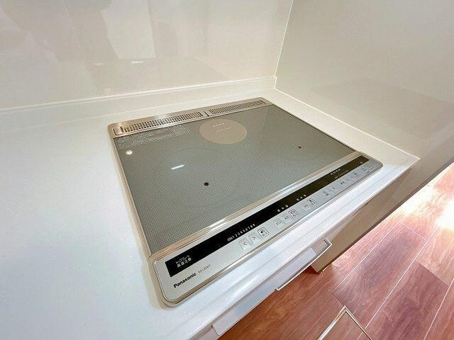 中古戸建て・仲介手数料半額）津島市東中地町１丁目３８－１のキッチン|ＩＨコンロ