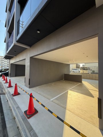 メイクス岩塚EAST　名古屋市賃貸　仲介手数料無料の駐車場