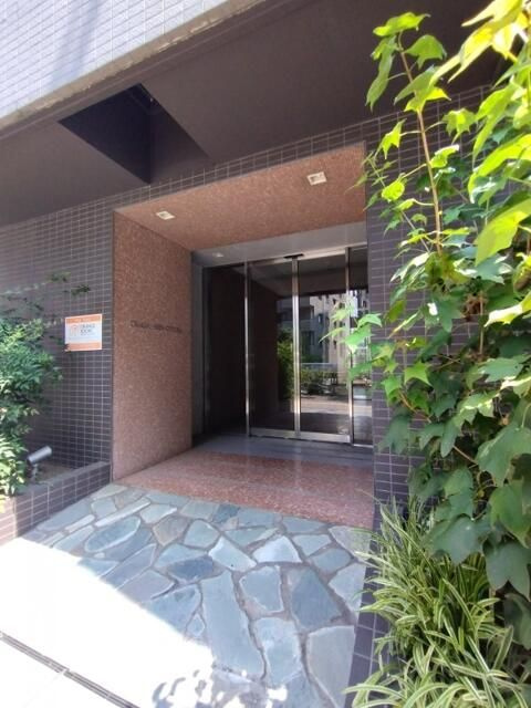 クレイシア新大塚のエントランス