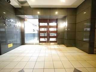 パルテール天王町のエントランス