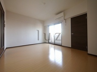 パルテール天王町の居間・リビング