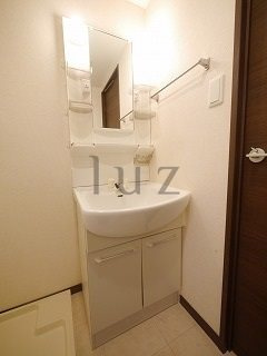 パルテール天王町の独立洗面台
