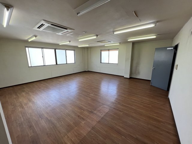 大阪市西成区出城１丁目の店舗事務所の内装
