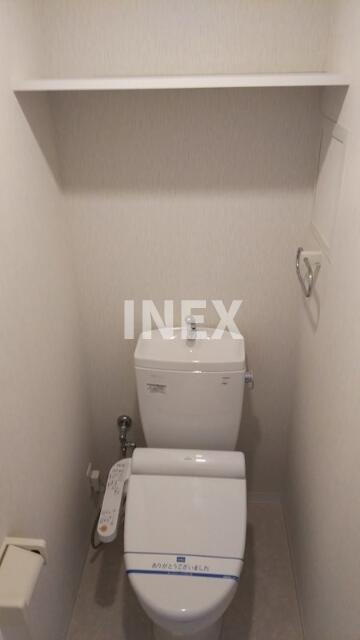 厚木市中町３丁目の賃貸マンションのトイレ