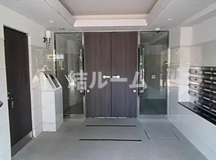 新宿区中落合３丁目の賃貸マンションのエントランス
