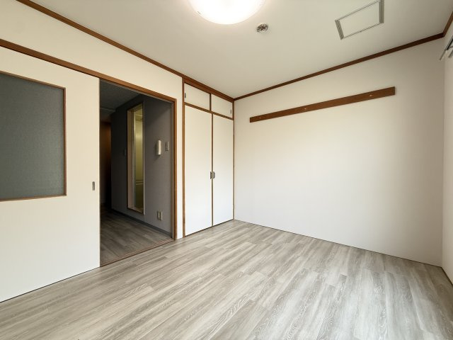 新栄プロパティー我孫子の洋室