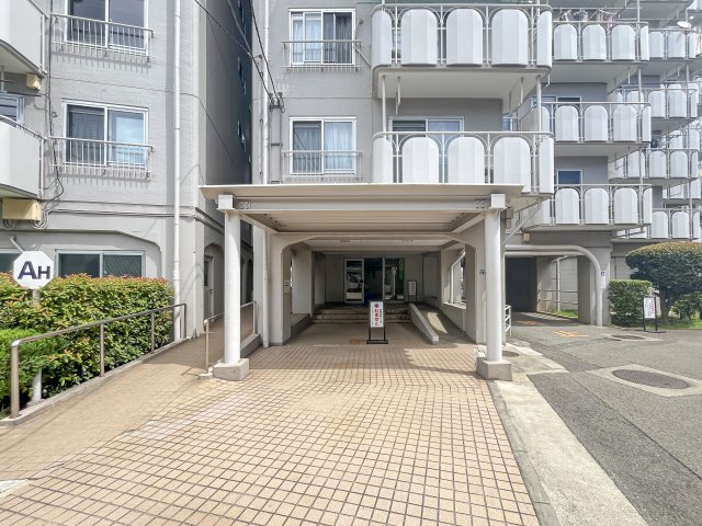 上板橋サンライトマンションAH棟のエントランス|総戸数290戸のビックコミュニティです♪