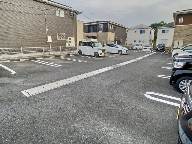 ロワンテール　Ⅳの駐車場