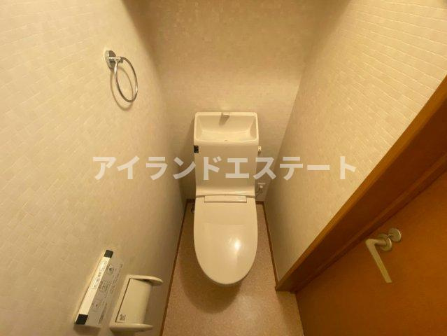 エピ駒沢　駅近　独立洗面台　オートロック　デザイナーズのトイレ