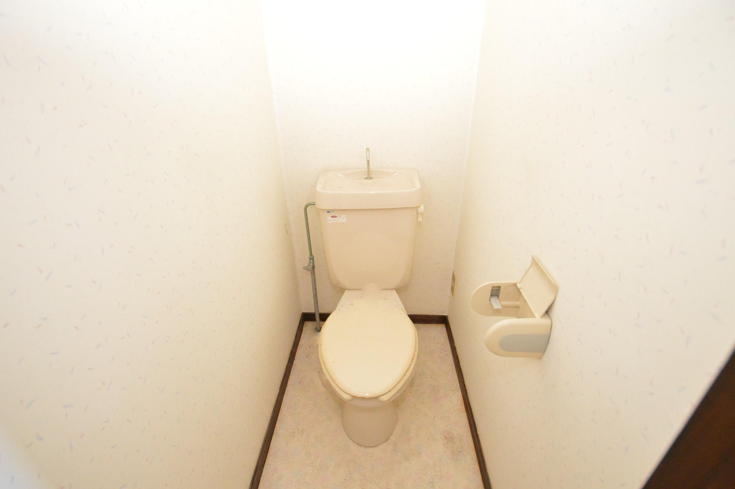 レジデンス中山Ⅱのトイレ|（参考）他室の写真を使用しています。現況優先となります。
