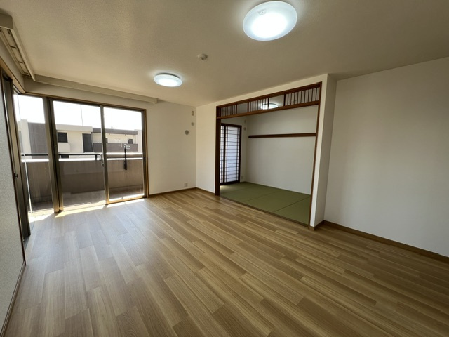 サンリヤン木町（A-9）の居間・リビング