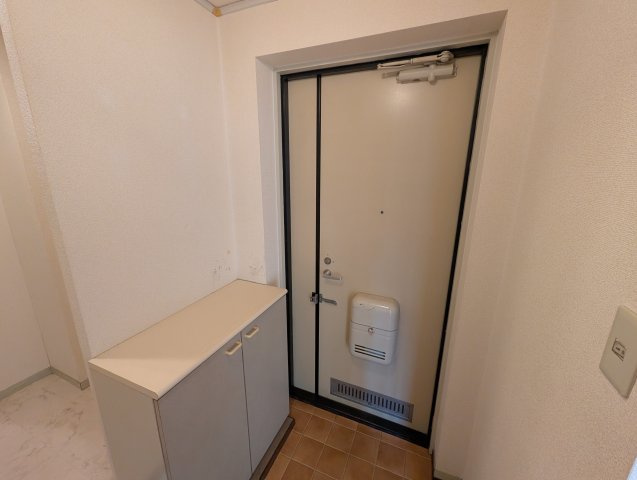 メゾン鈴原の玄関