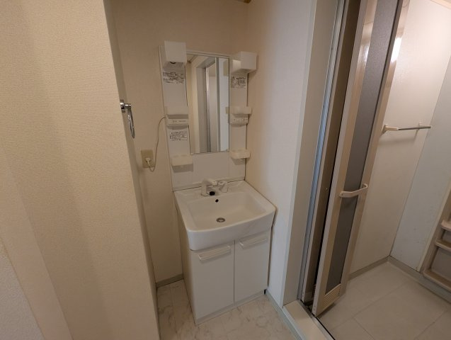 メゾン鈴原の独立洗面台