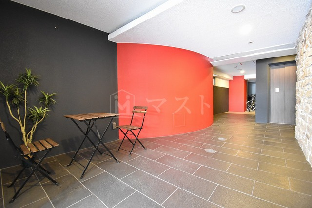 大阪市西区西本町１丁目の賃貸マンションのロビー