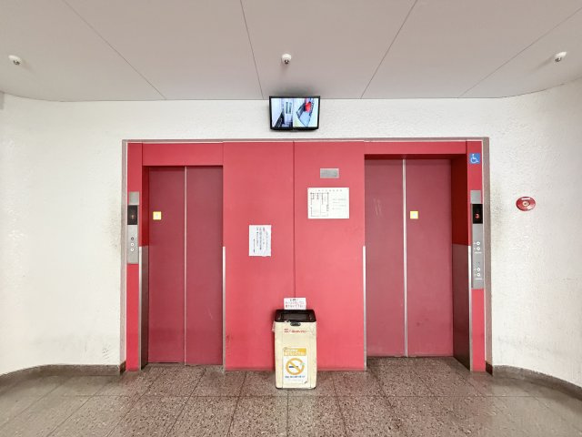 塚口さんさんタウン2番館のロビー