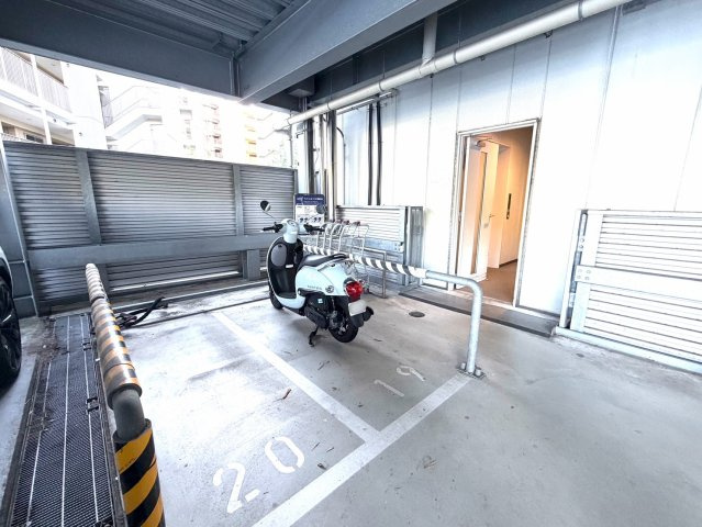 ラグナヒルズレジデンスアクアのその他共用部分|バイク置場