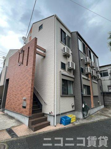 杉並区下高井戸５丁目のアパートの外観|
