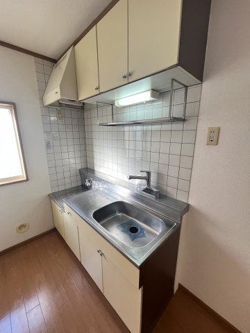 府中市住吉町３丁目のアパートのキッチン